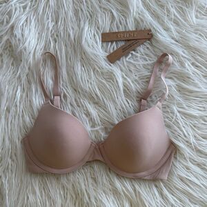 Skims Fits Everybody T-shirt Bra Mica Size 30B